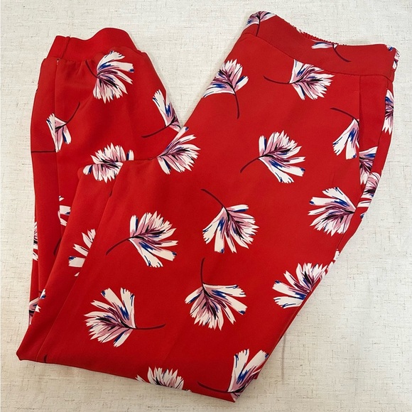 Express Red Floral Ankle Pants ♥️🤍 - Picture 2 of 13
